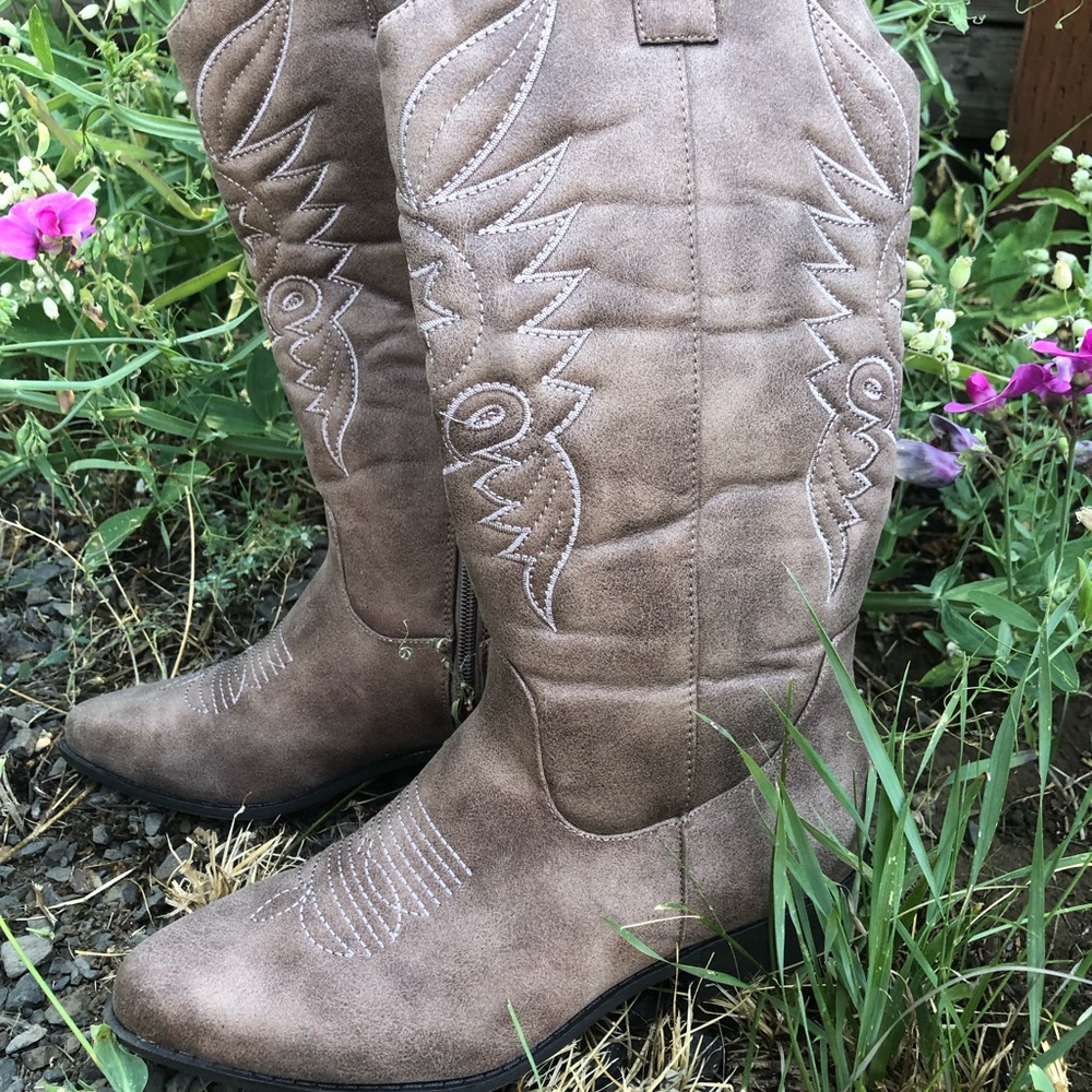 🤠Brown cowboy boots🐎